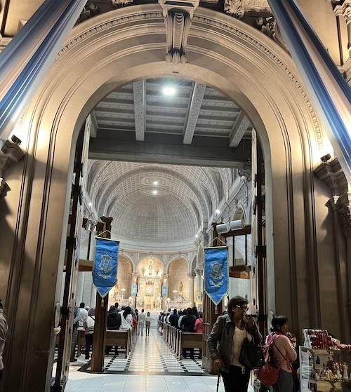https://media.premiercasa.com/thumbnail/parque kennedy chruch.jpg